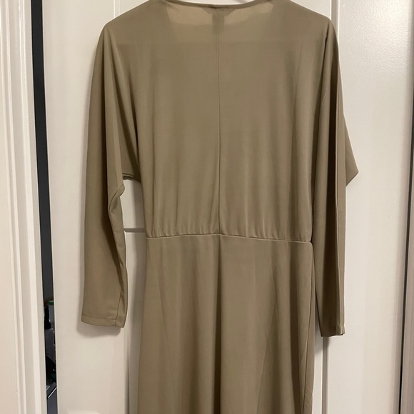 H&M wrap dress - Picture 3 of 4